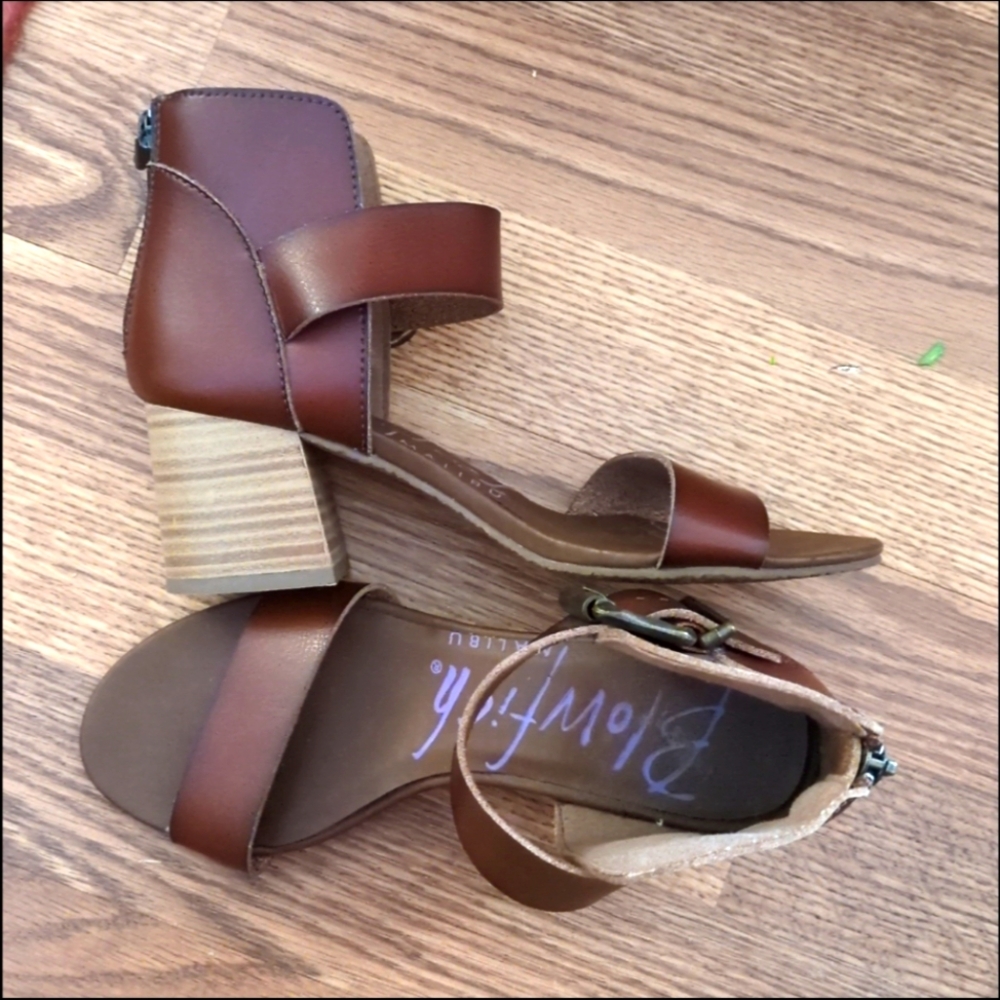 Blowfish Blockheel Sandals NWOT